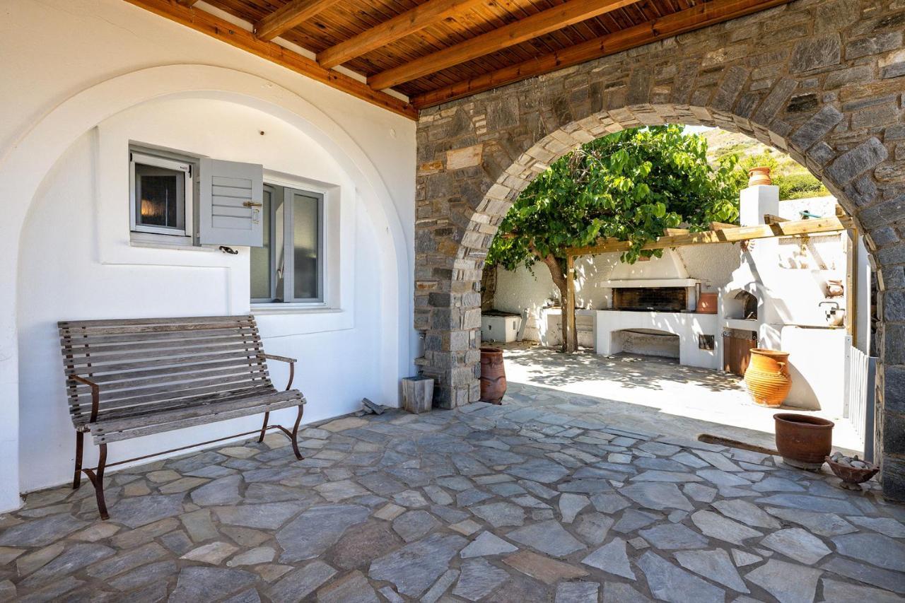 Daphne'S Lux Villa Paraspori  Exterior photo